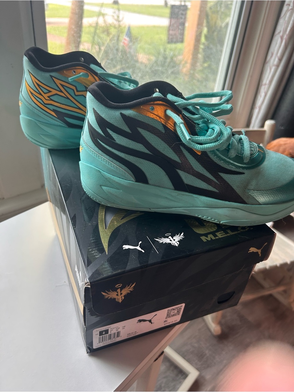 Puma Teal Kids Sneakers with Black and Gold Details